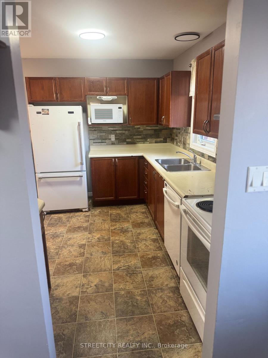 63 - 511 Admiral Drive, London East, Ontario  N5V 4R4 - Photo 7 - X12438116