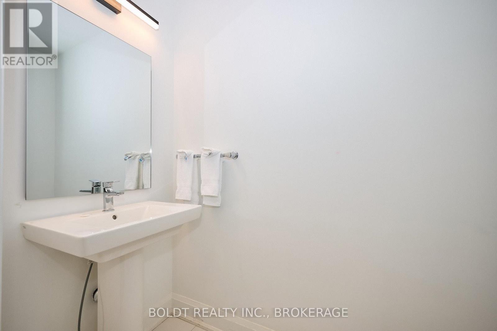 556 Mississauga Avenue, Fort Erie, Ontario  L2A 0G8 - Photo 4 - X12435084