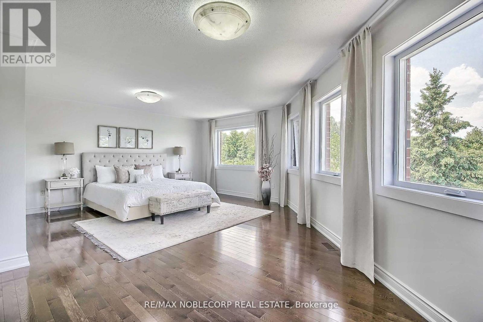 22 Escapade Drive, Richmond Hill, Ontario  L4E 4X7 - Photo 13 - N12438018