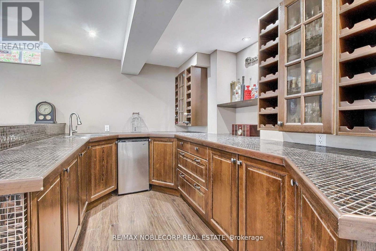 22 Escapade Drive, Richmond Hill, Ontario  L4E 4X7 - Photo 23 - N12438018