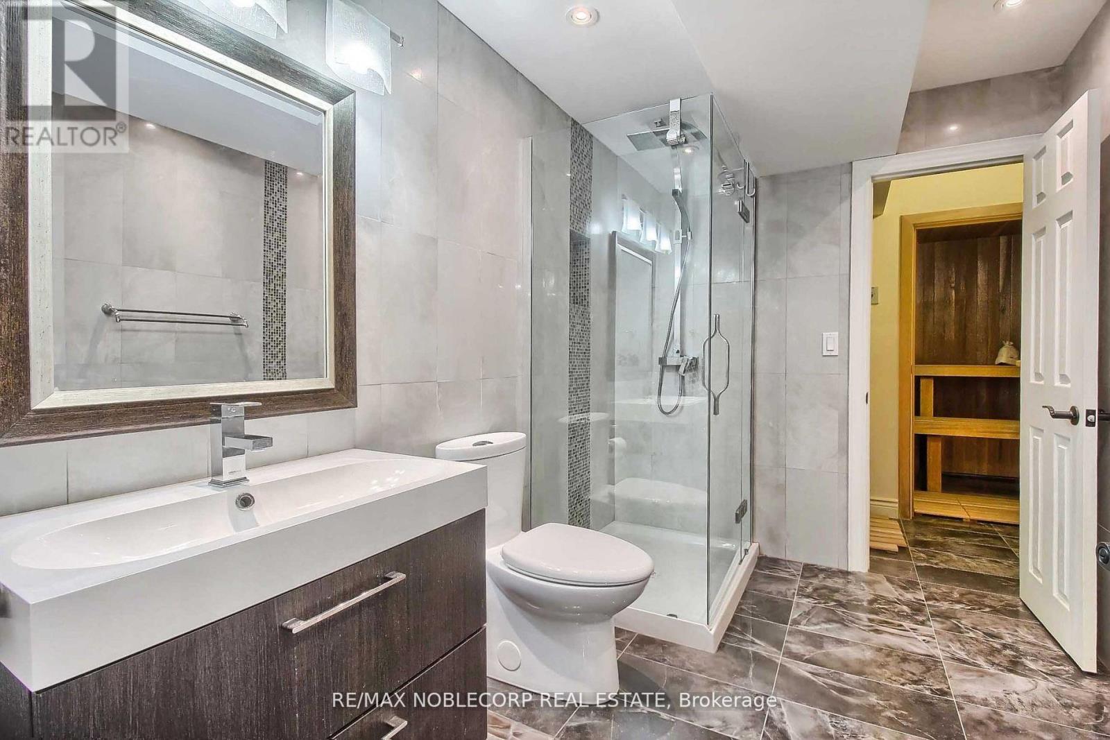 22 Escapade Drive, Richmond Hill, Ontario  L4E 4X7 - Photo 25 - N12438018