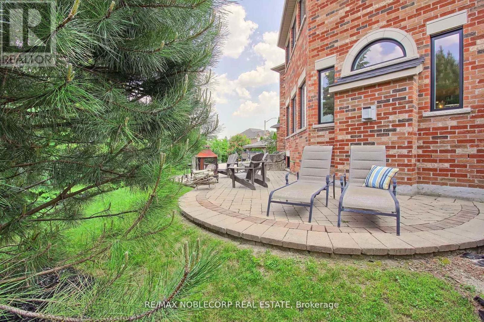 22 Escapade Drive, Richmond Hill, Ontario  L4E 4X7 - Photo 29 - N12438018