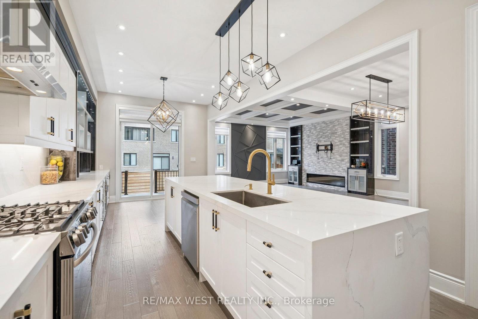 54 Stilton Avenue, Vaughan, Ontario  L4H 5B9 - Photo 12 - N12438066
