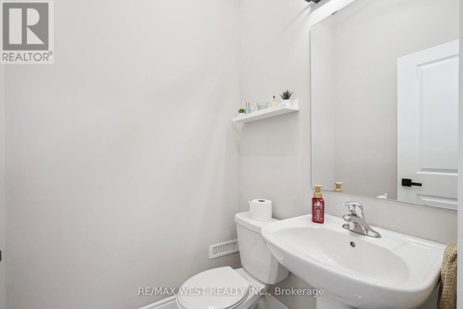 54 Stilton Avenue, Vaughan, Ontario  L4H 5B9 - Photo 24 - N12438066