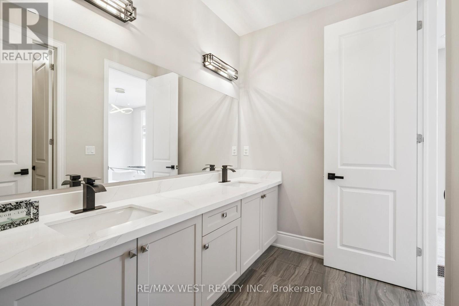 54 Stilton Avenue, Vaughan, Ontario  L4H 5B9 - Photo 33 - N12438066