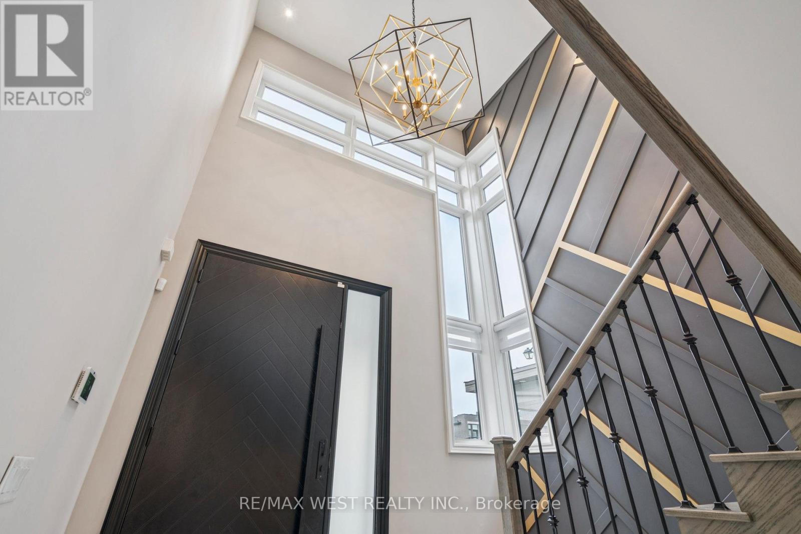 54 Stilton Avenue, Vaughan, Ontario  L4H 5B9 - Photo 5 - N12438066