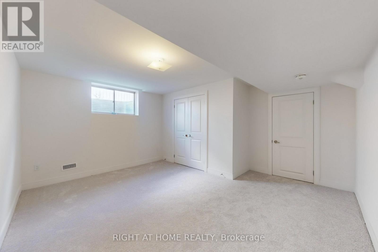 258 Duncan Street, Clearview, Ontario  L0M 1S0 - Photo 23 - S12437931