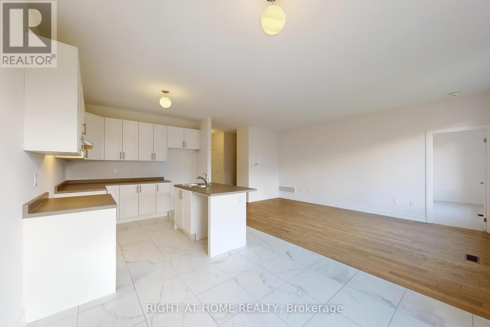258 Duncan Street, Clearview, Ontario  L0M 1S0 - Photo 8 - S12437931