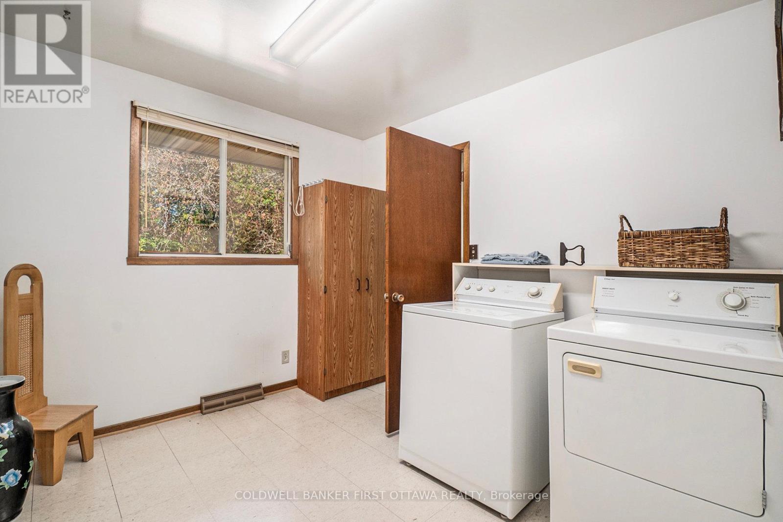 521 Ridgewood Drive, Cornwall, Ontario  K6H 5Z6 - Photo 14 - X12438144