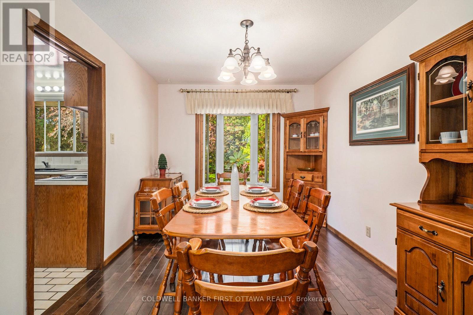 521 Ridgewood Drive, Cornwall, Ontario  K6H 5Z6 - Photo 5 - X12438144
