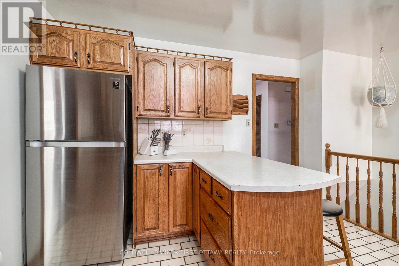 521 Ridgewood Drive, Cornwall, Ontario  K6H 5Z6 - Photo 8 - X12438144