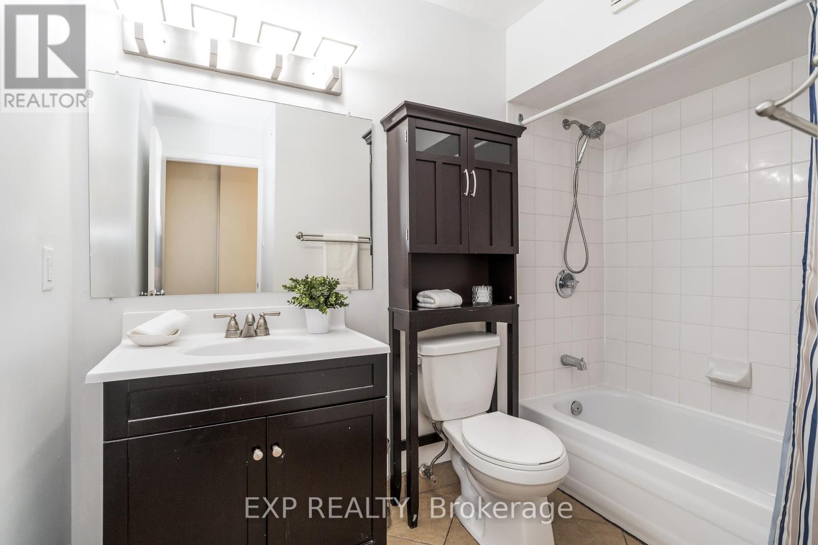 317 - 270 Brittany Drive, Ottawa, Ontario  K1K 4M3 - Photo 14 - X12438170
