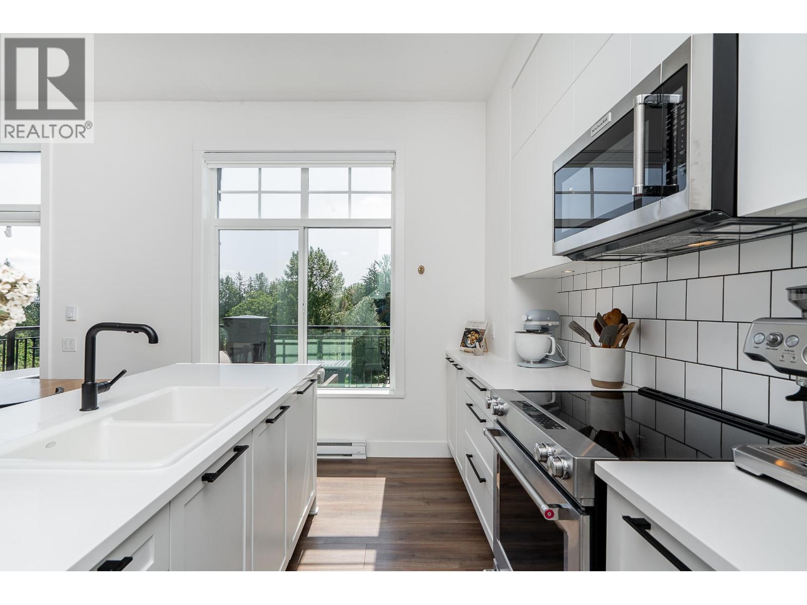 85 3552 Victoria Drive, Coquitlam, British Columbia  V3E 0N7 - Photo 3 - R3053939