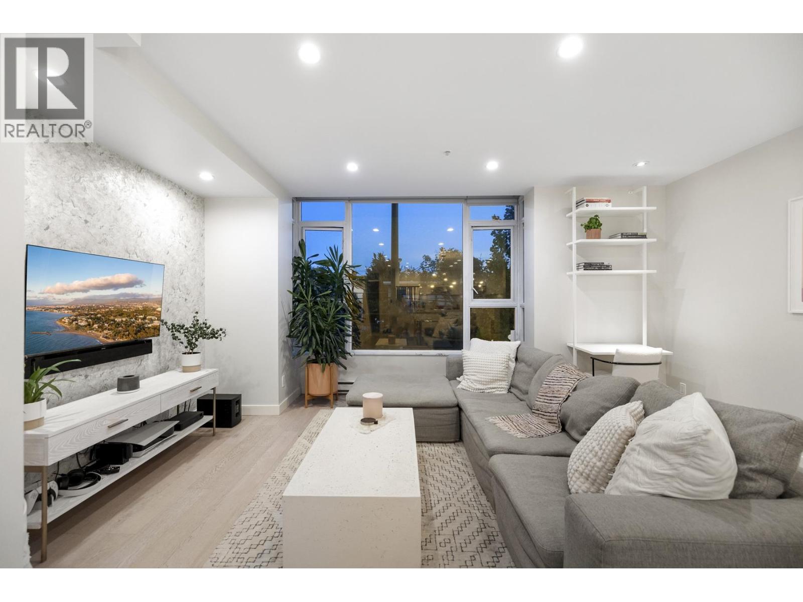211 1961 Collingwood Street, Vancouver, British Columbia  V6R 3K6 - Photo 10 - R3053949