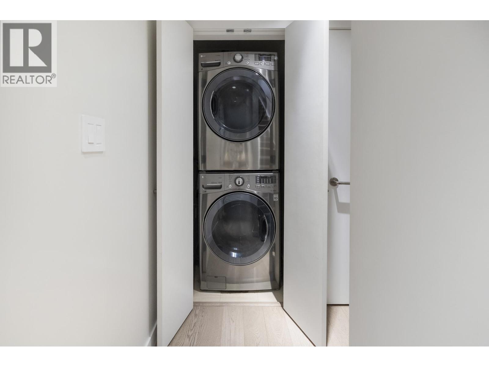 211 1961 Collingwood Street, Vancouver, British Columbia  V6R 3K6 - Photo 28 - R3053949