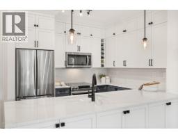 301 285 Ross Drive, New Westminster, Ca