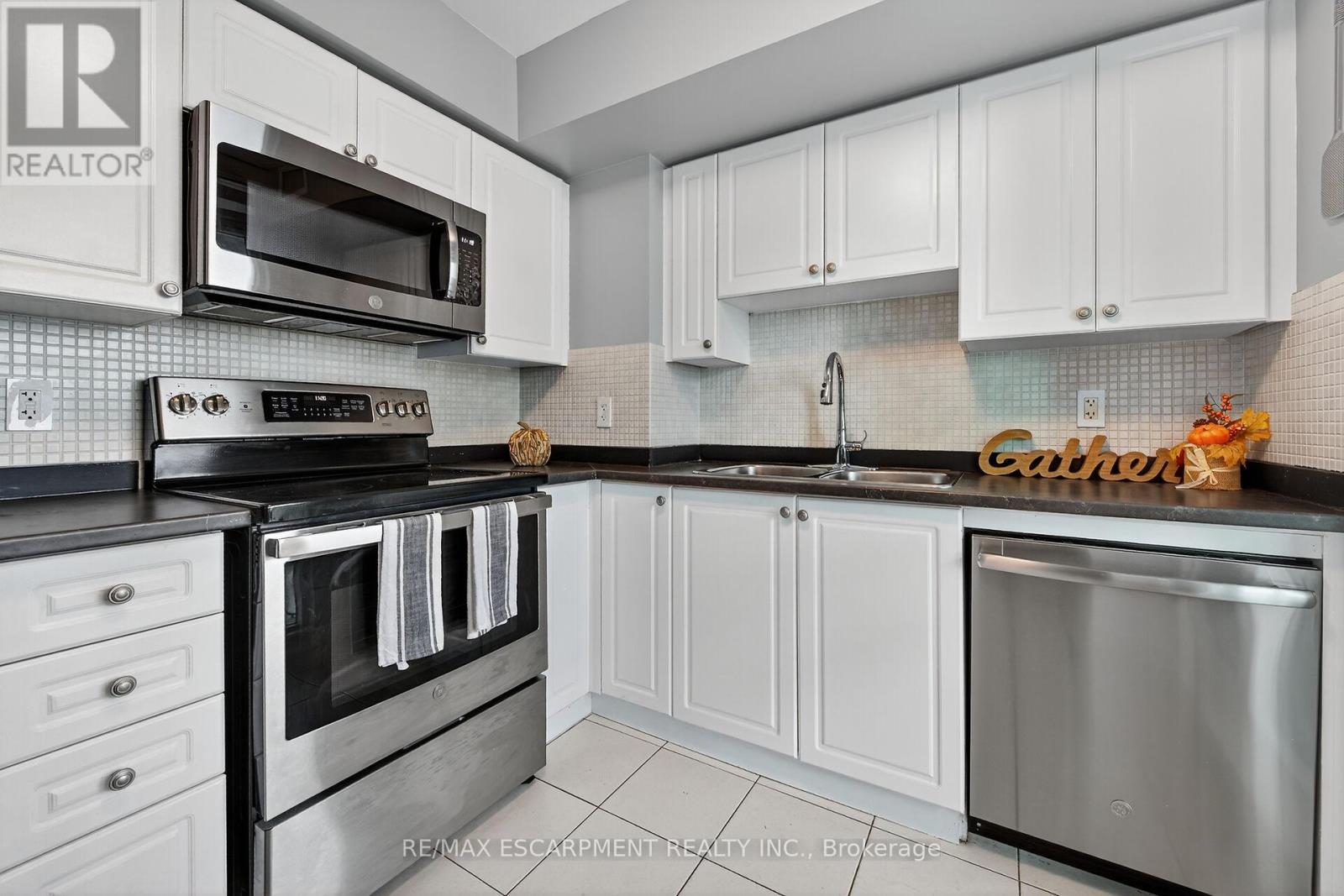 2905 - 225 Sherway Gardens Road, Toronto, Ontario  M9C 0A3 - Photo 19 - W12432765
