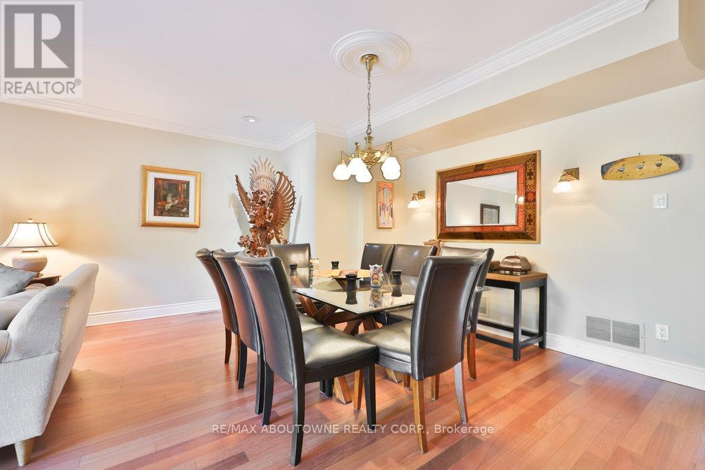 68 Tradewind Drive, Oakville, Ontario  L6L 6K9 - Photo 14 - W12409967