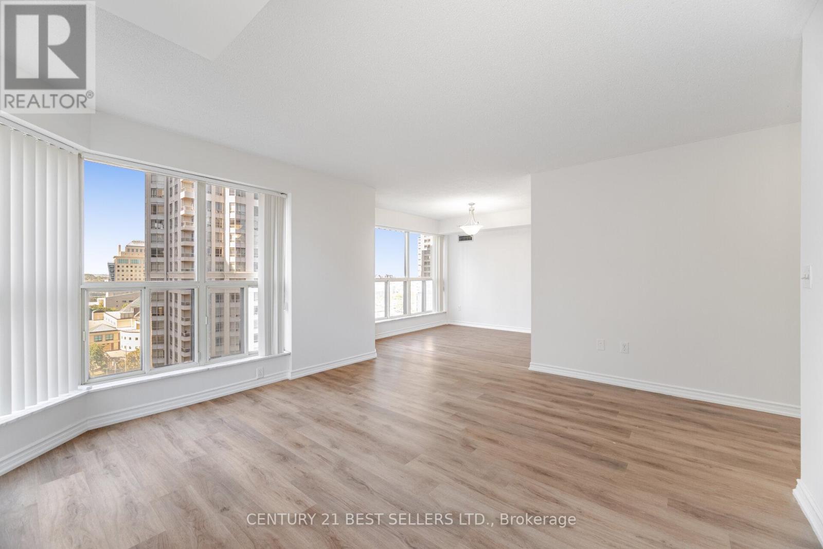 1704 - 325 Webb Drive, Mississauga, Ontario  L5B 3Z9 - Photo 12 - W12437949