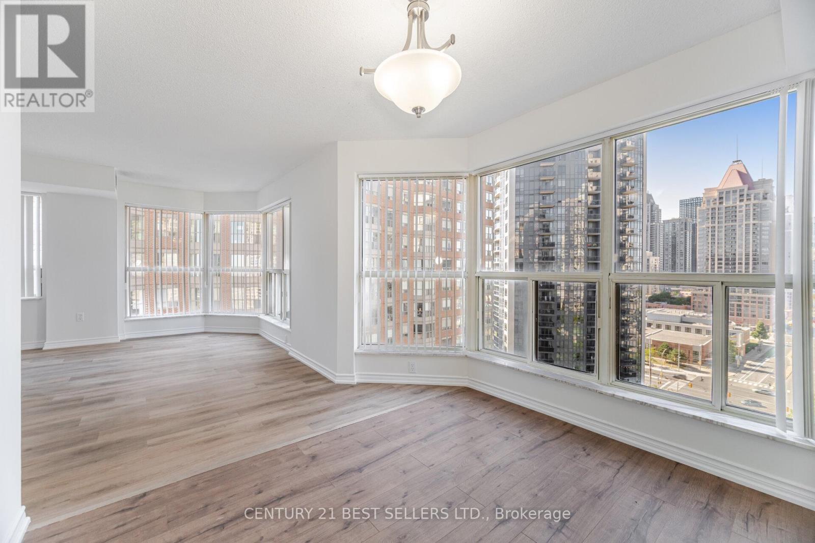 1704 - 325 Webb Drive, Mississauga, Ontario  L5B 3Z9 - Photo 15 - W12437949