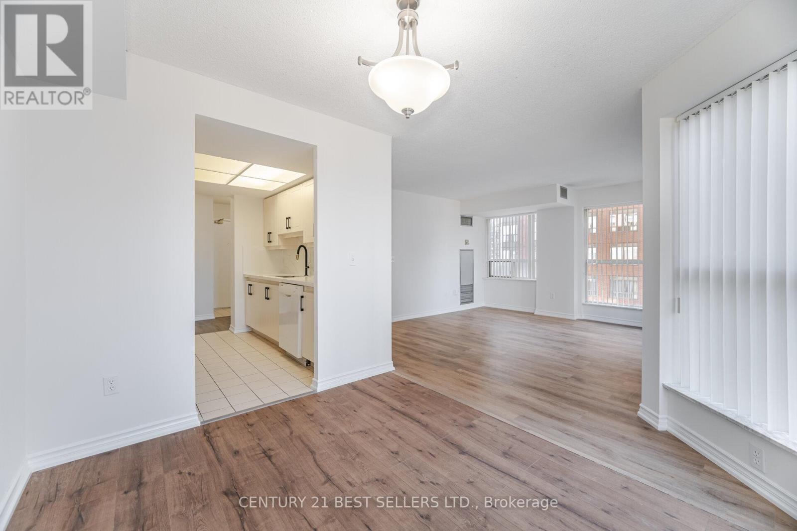 1704 - 325 Webb Drive, Mississauga, Ontario  L5B 3Z9 - Photo 16 - W12437949