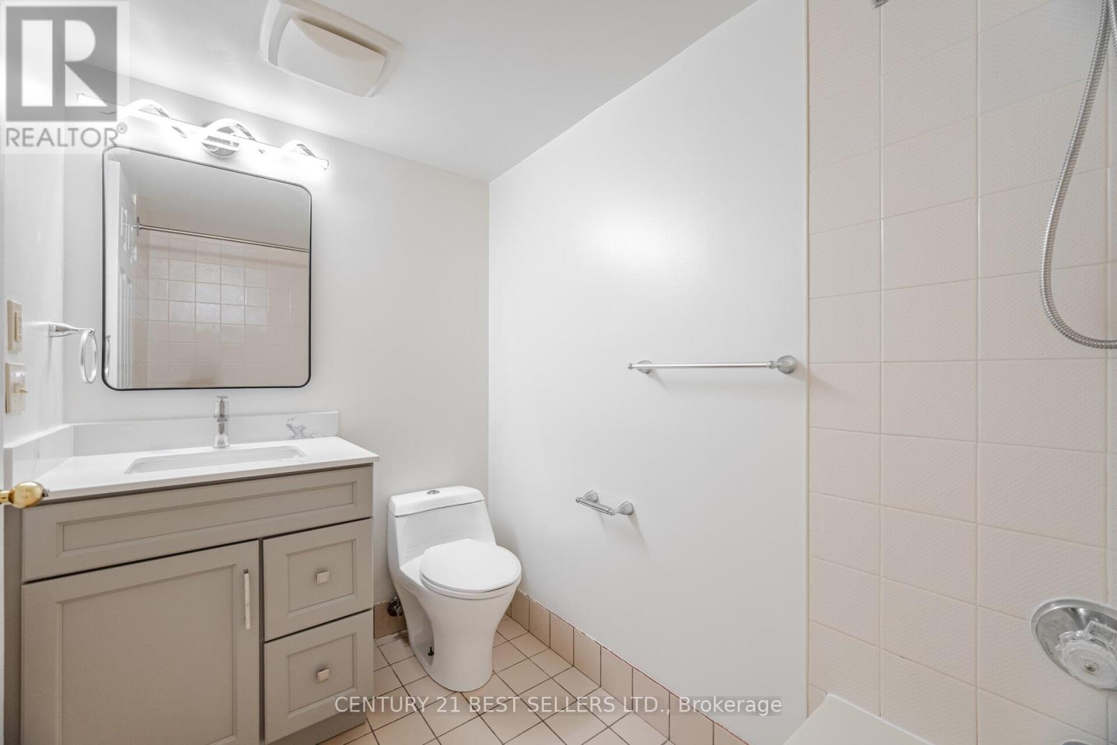 1704 - 325 Webb Drive, Mississauga, Ontario  L5B 3Z9 - Photo 31 - W12437949
