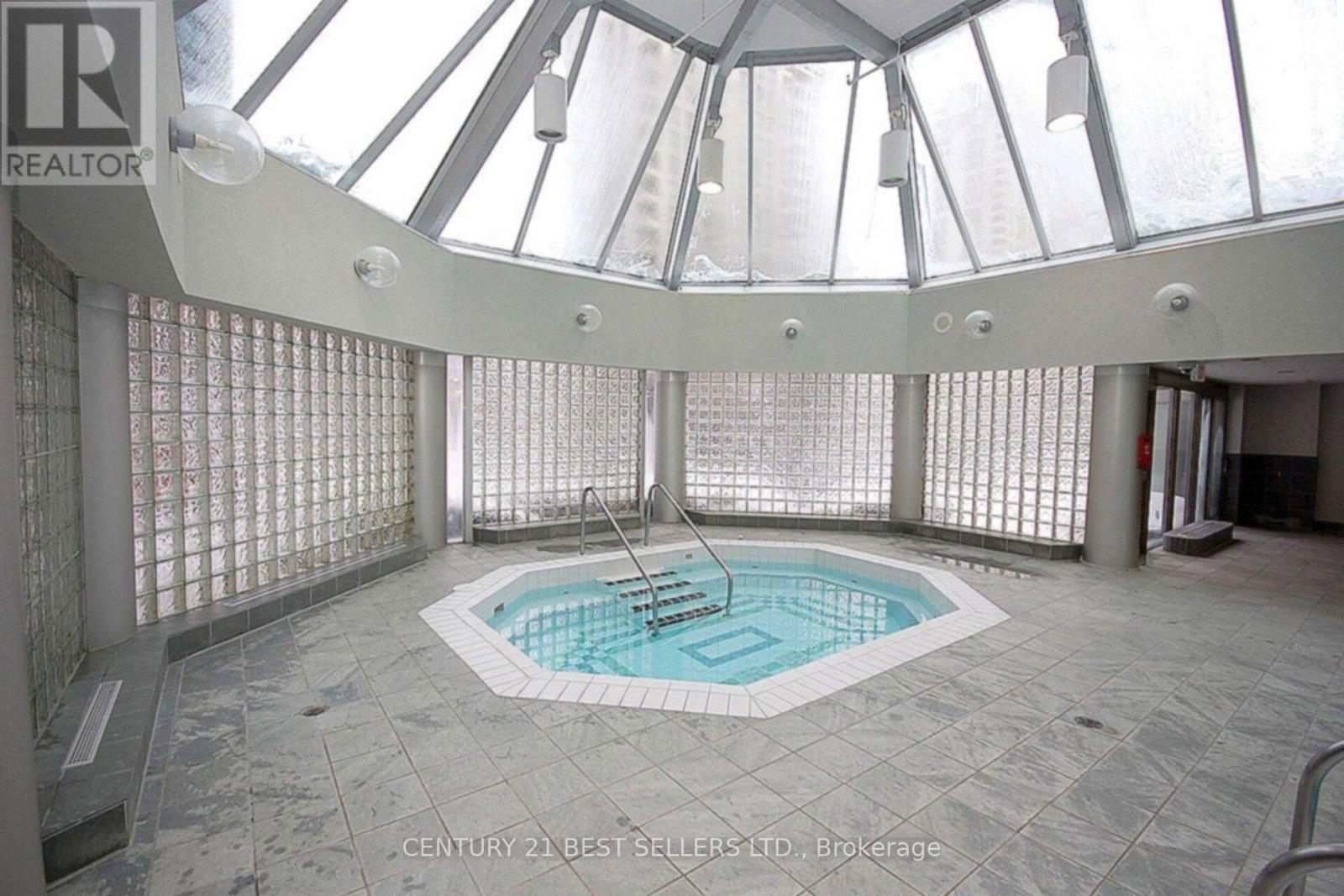 1704 - 325 Webb Drive, Mississauga, Ontario  L5B 3Z9 - Photo 42 - W12437949