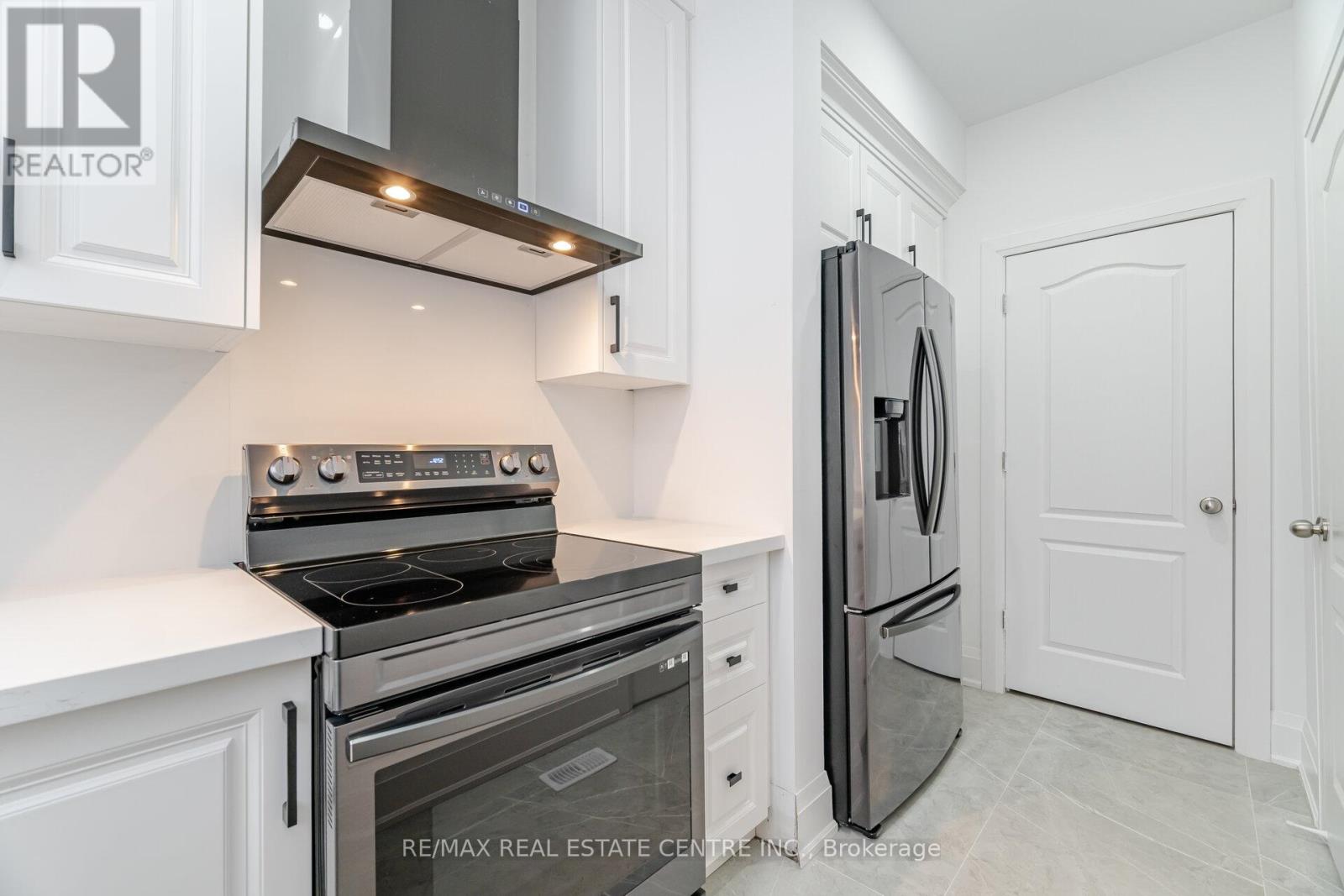 17 Wonder Way, Brampton, Ontario  L6P 1G1 - Photo 13 - W12437967