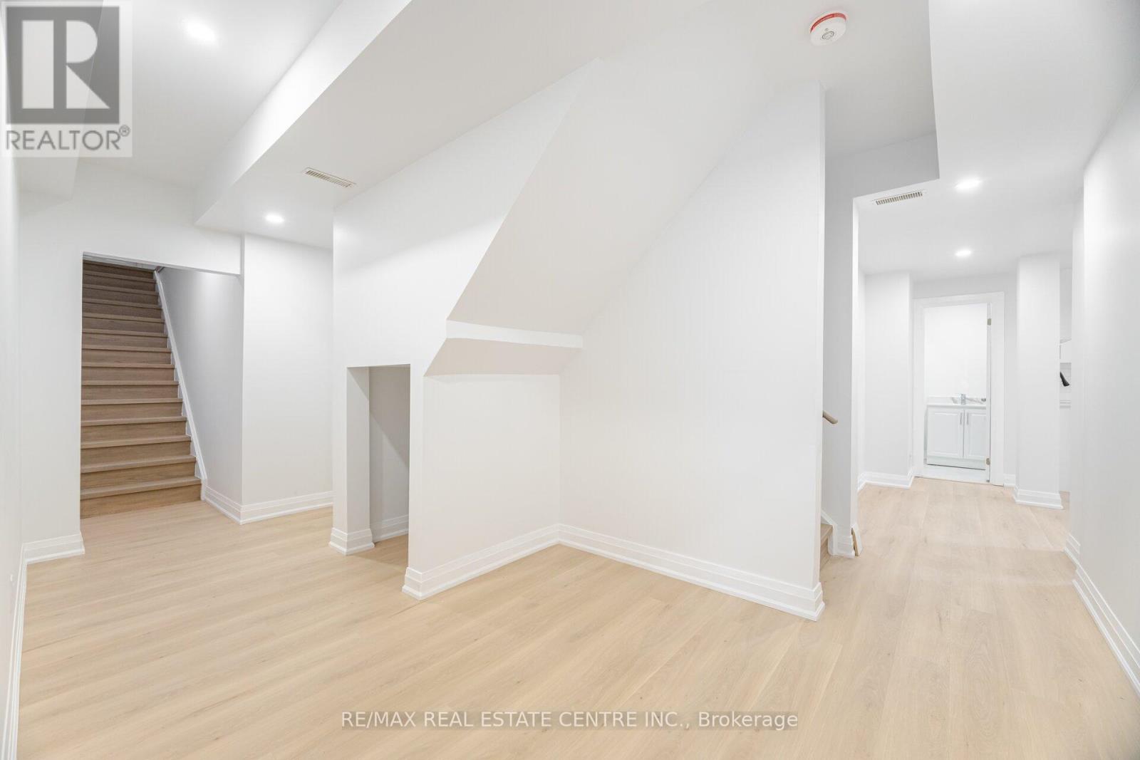 17 Wonder Way, Brampton, Ontario  L6P 1G1 - Photo 39 - W12437967