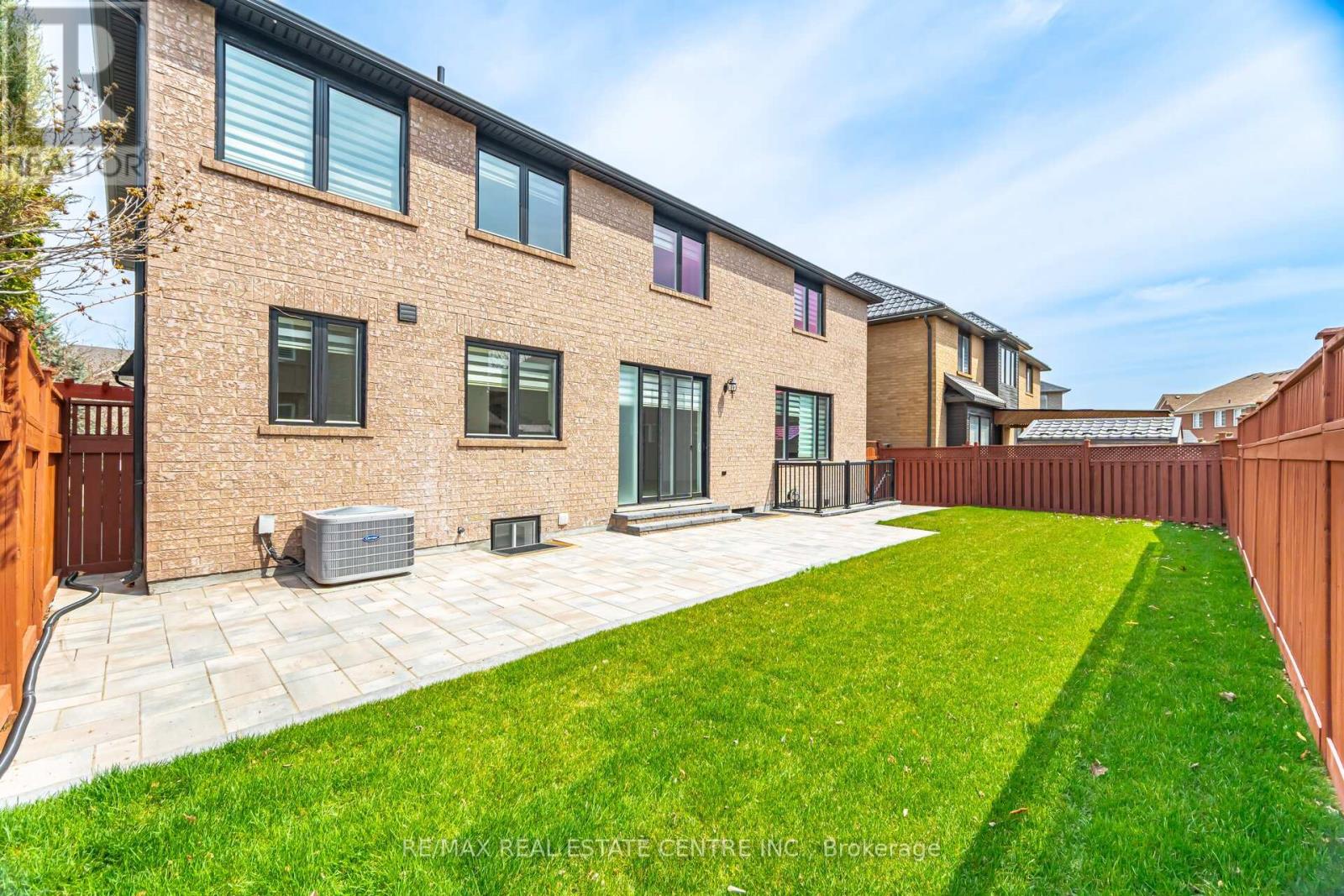 17 Wonder Way, Brampton, Ontario  L6P 1G1 - Photo 46 - W12437967
