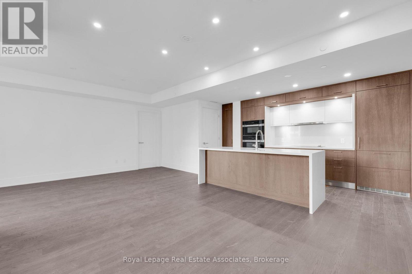 203 - 259 The Kingsway, Toronto, Ontario  M9A 0G2 - Photo 10 - W12437983