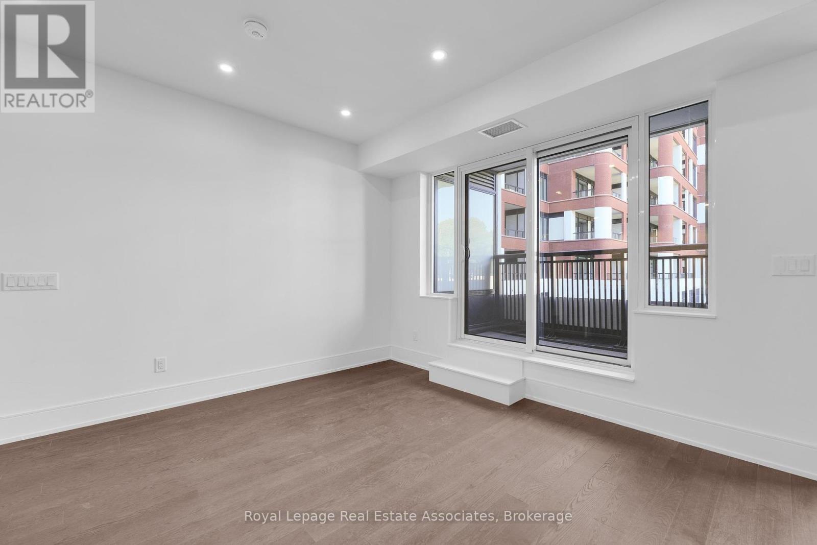 203 - 259 The Kingsway, Toronto, Ontario  M9A 0G2 - Photo 11 - W12437983