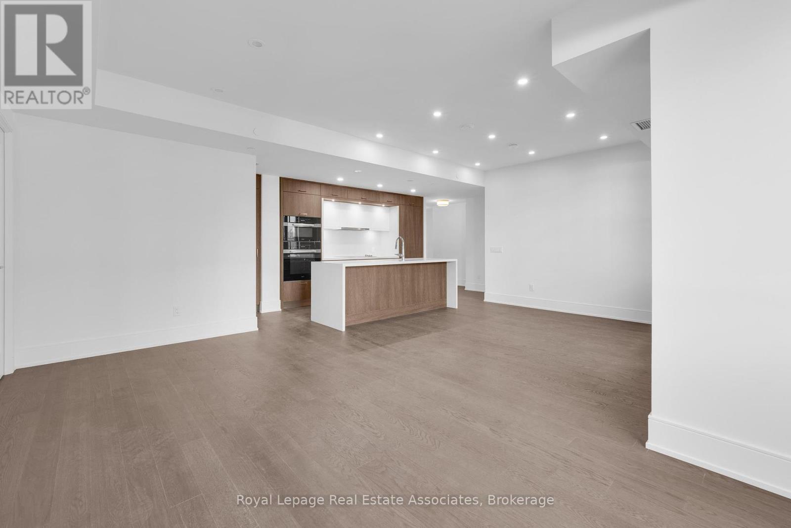 203 - 259 The Kingsway, Toronto, Ontario  M9A 0G2 - Photo 3 - W12437983