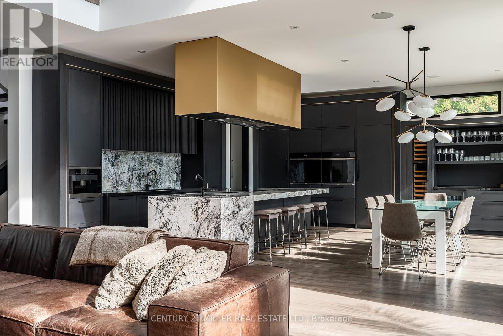 2384 Belyea Street, Oakville, Ontario  L6L 1N9 - Photo 12 - W12437998