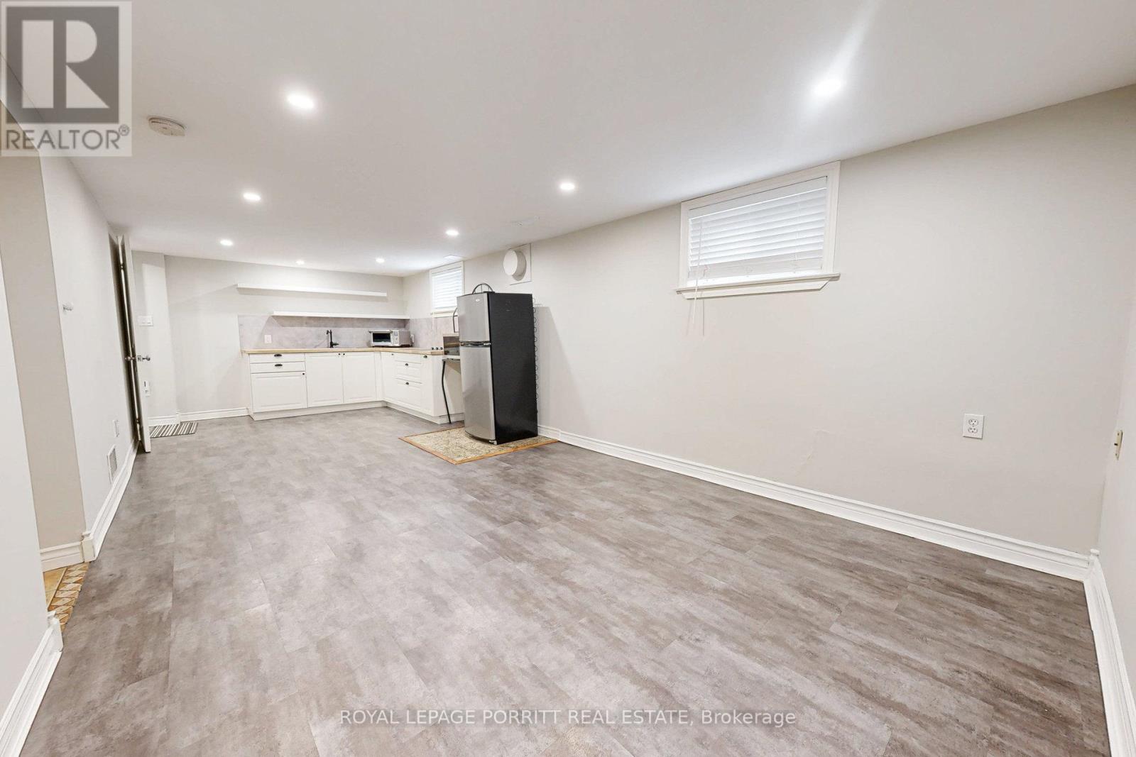 B - 73 Gort Avenue, Toronto, Ontario  M8W 3Y9 - Photo 10 - W12438005