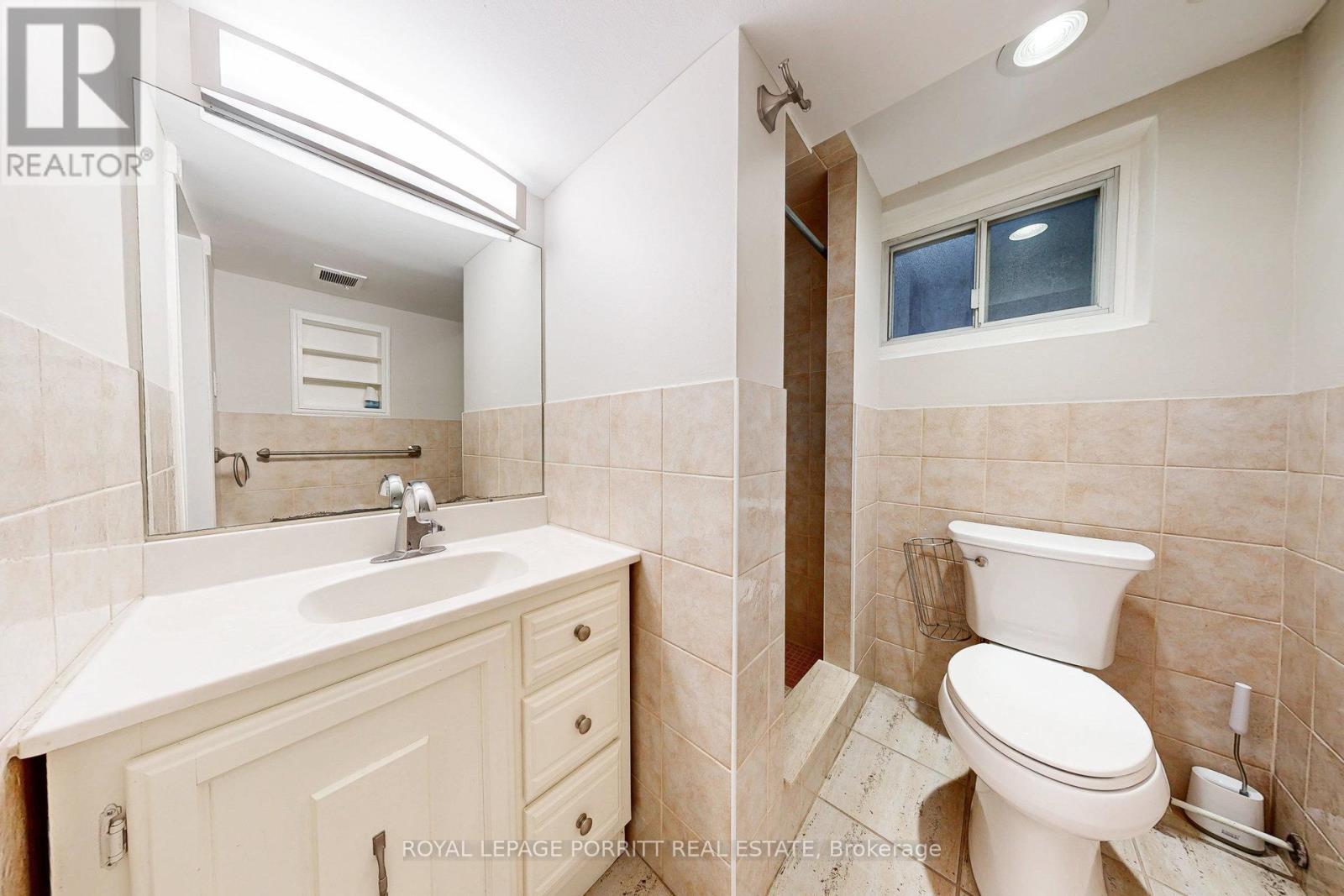 B - 73 Gort Avenue, Toronto, Ontario  M8W 3Y9 - Photo 13 - W12438005