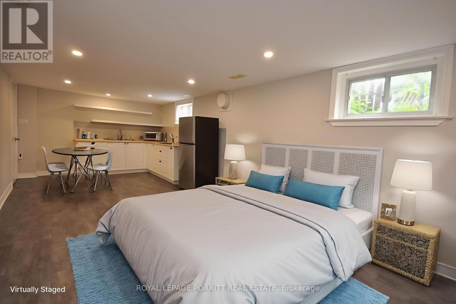 B - 73 Gort Avenue, Toronto, Ontario  M8W 3Y9 - Photo 2 - W12438005