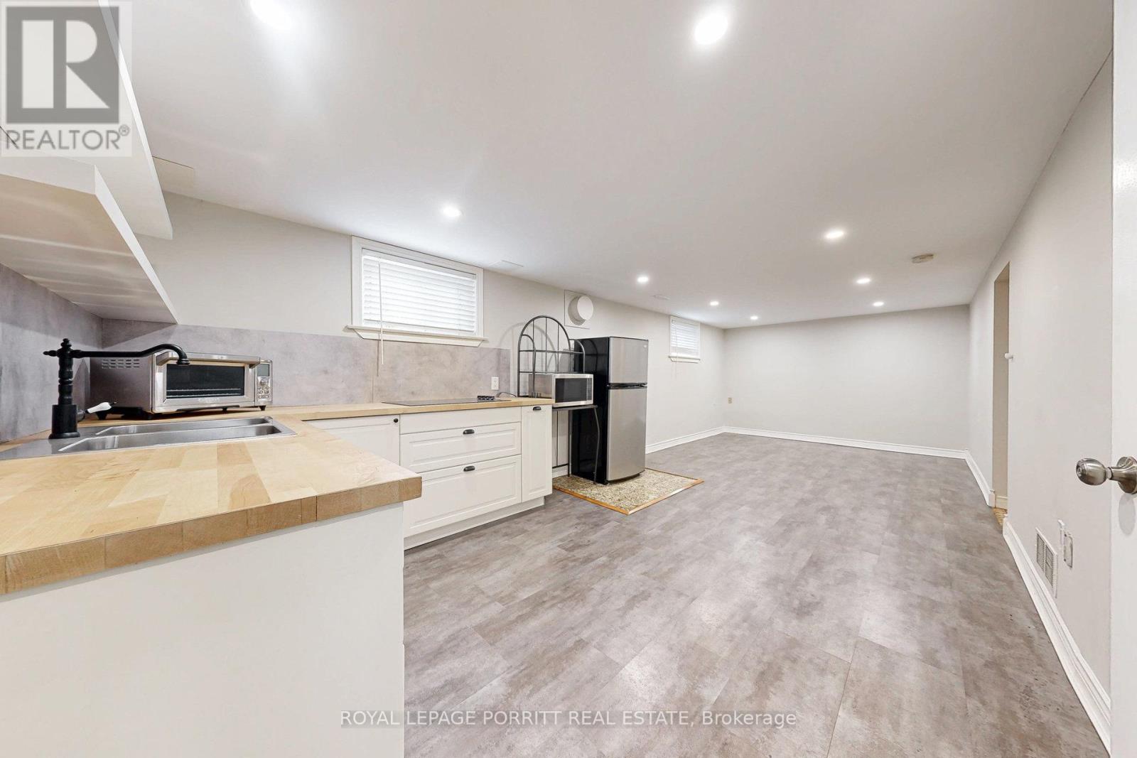 B - 73 Gort Avenue, Toronto, Ontario  M8W 3Y9 - Photo 4 - W12438005