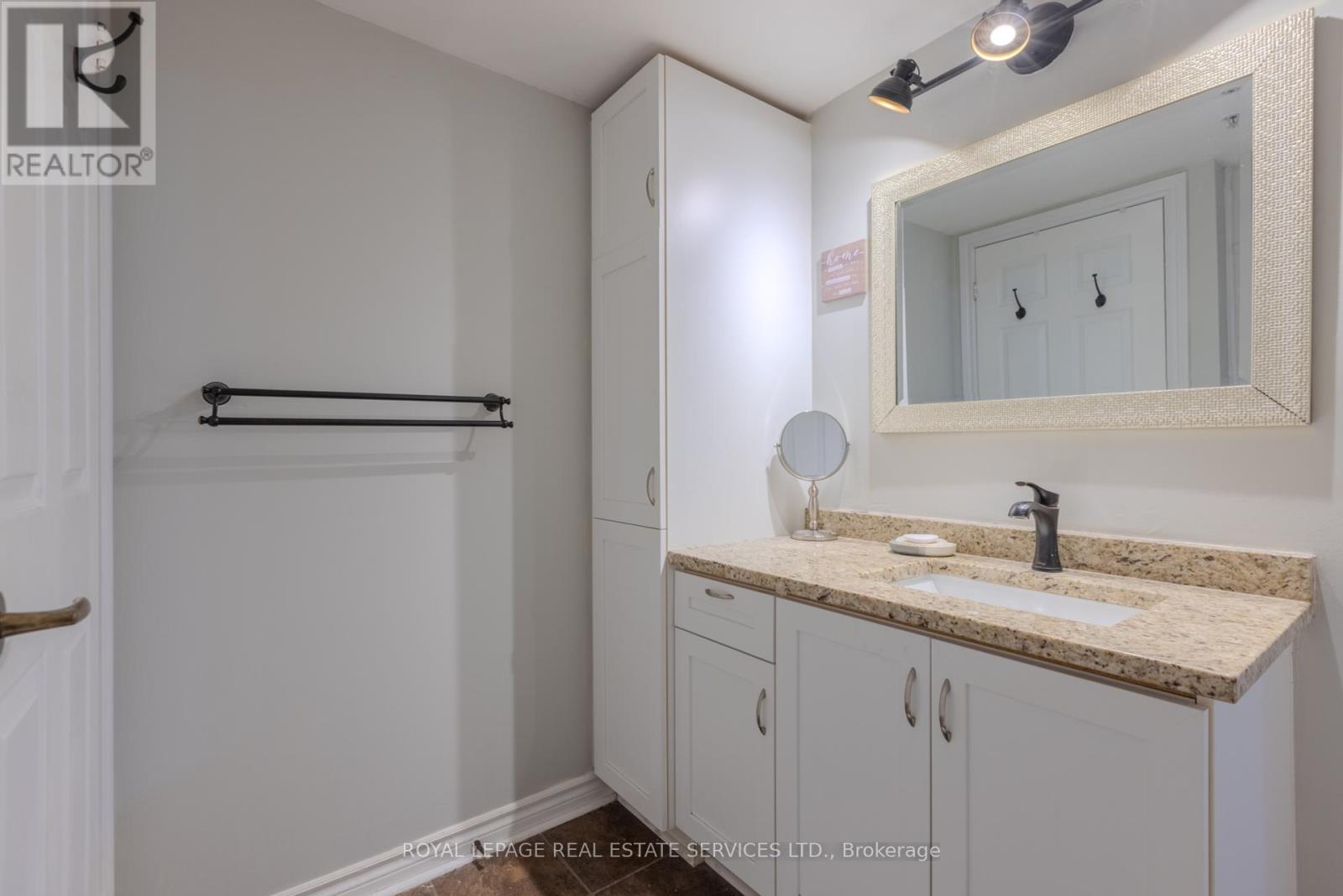 107 - 4013 Kilmer Drive, Burlington, Ontario  L7M 4M3 - Photo 10 - W12438014