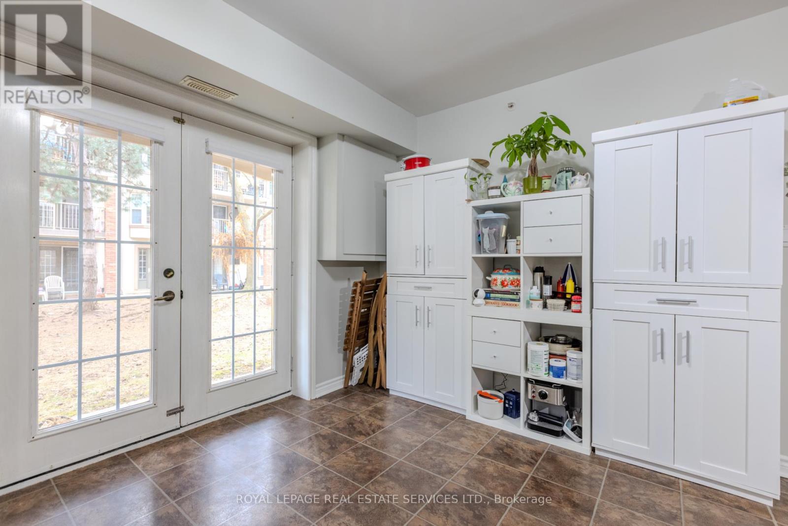 107 - 4013 Kilmer Drive, Burlington, Ontario  L7M 4M3 - Photo 7 - W12438014