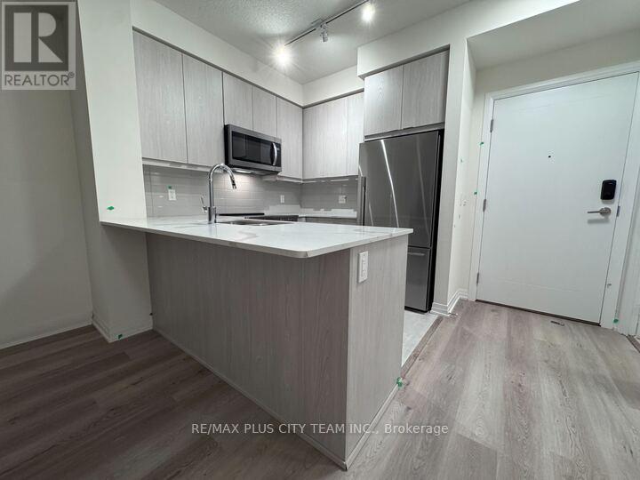 314 - 15 Watergarden Drive, Mississauga, Ontario  L5R 0H4 - Photo 4 - W12438022
