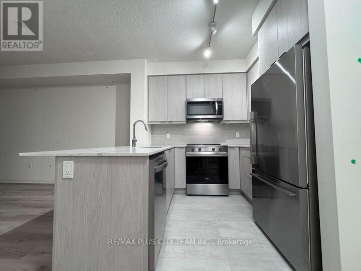 314 - 15 Watergarden Drive, Mississauga, Ontario  L5R 0H4 - Photo 5 - W12438022