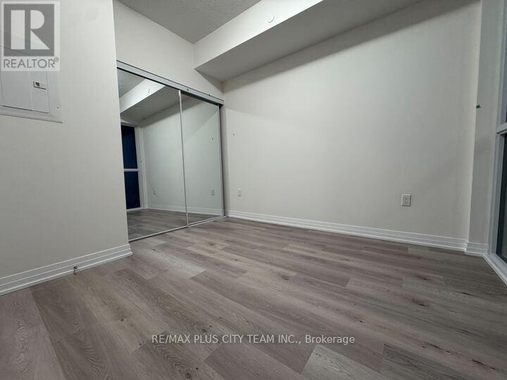 314 - 15 Watergarden Drive, Mississauga, Ontario  L5R 0H4 - Photo 6 - W12438022