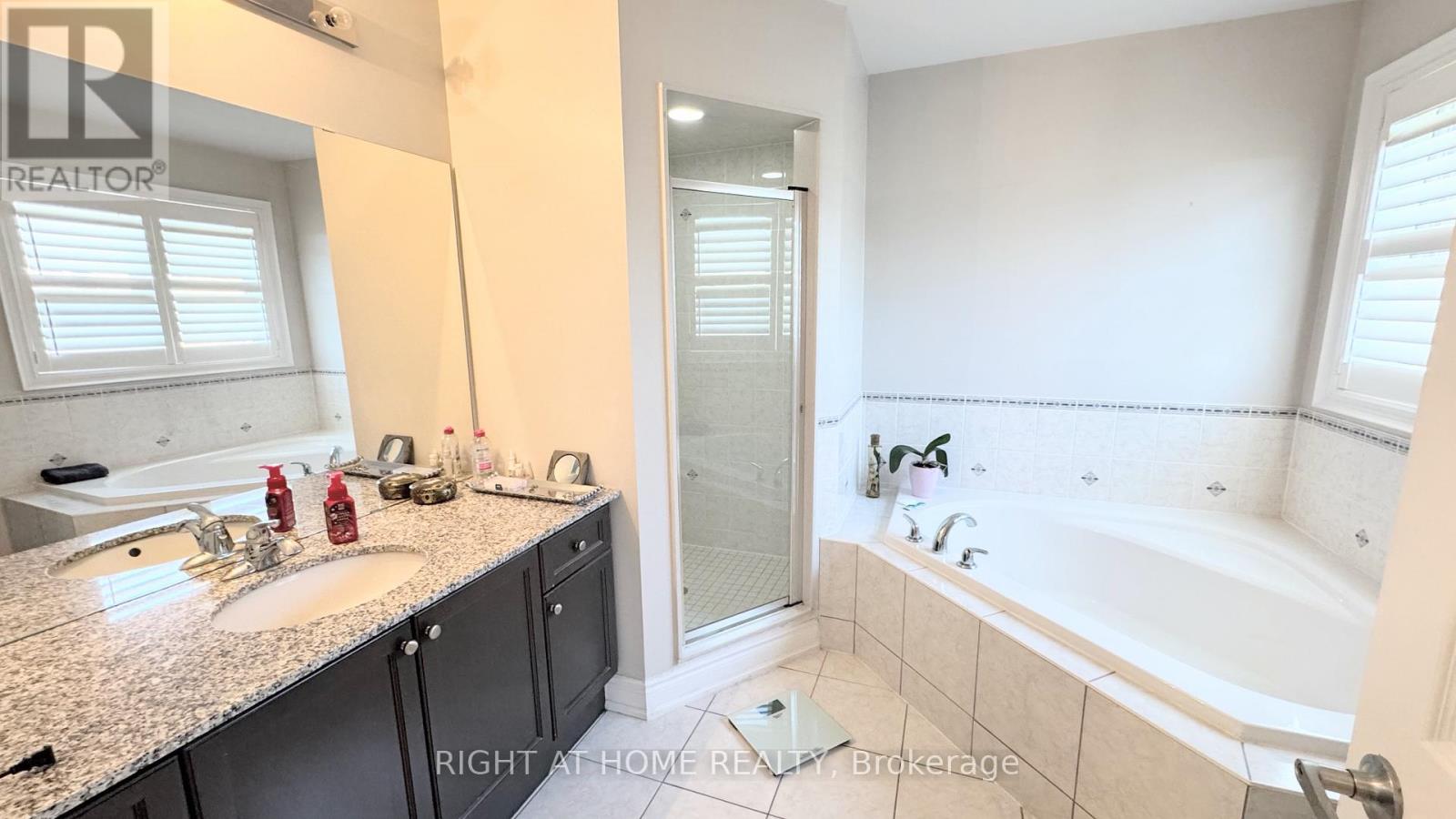 2431 Pine Glen Road, Oakville, Ontario  L6M 0R6 - Photo 14 - W12438028