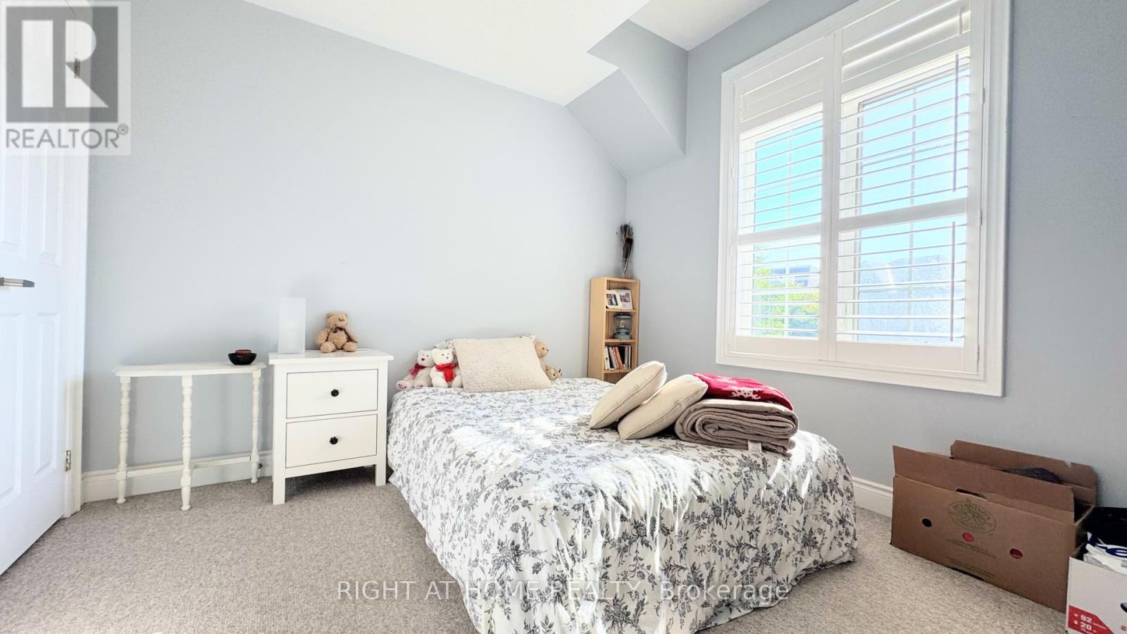 2431 Pine Glen Road, Oakville, Ontario  L6M 0R6 - Photo 18 - W12438028