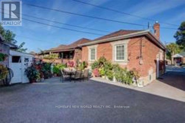 149 Lambton Avenue, Toronto, Ontario  M6N 2T1 - Photo 17 - W12438033