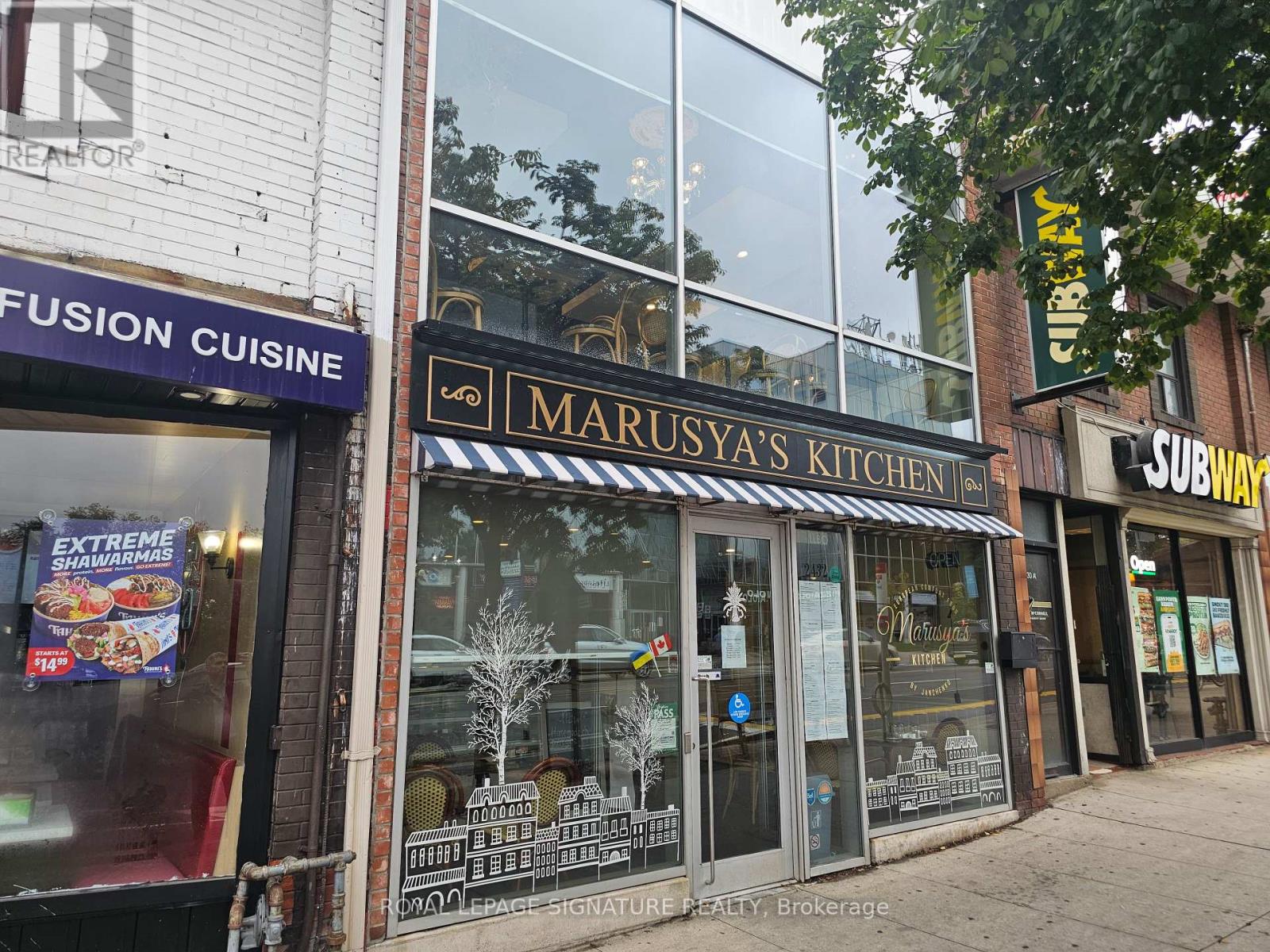 2432 BLOOR STREET W, Toronto, Ontario