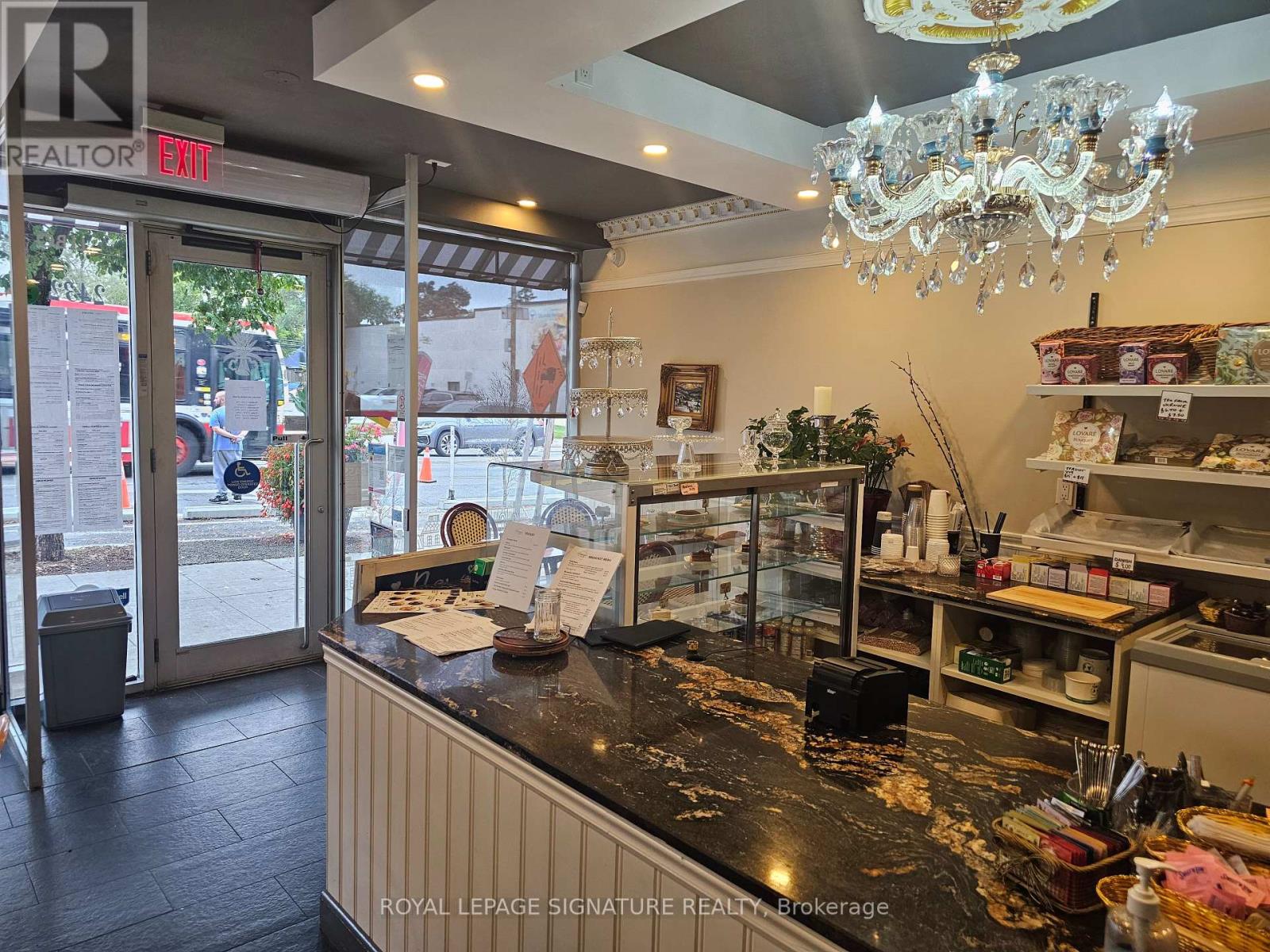 2432 Bloor Street W, Toronto, Ontario  M6S 1P9 - Photo 14 - W12438047