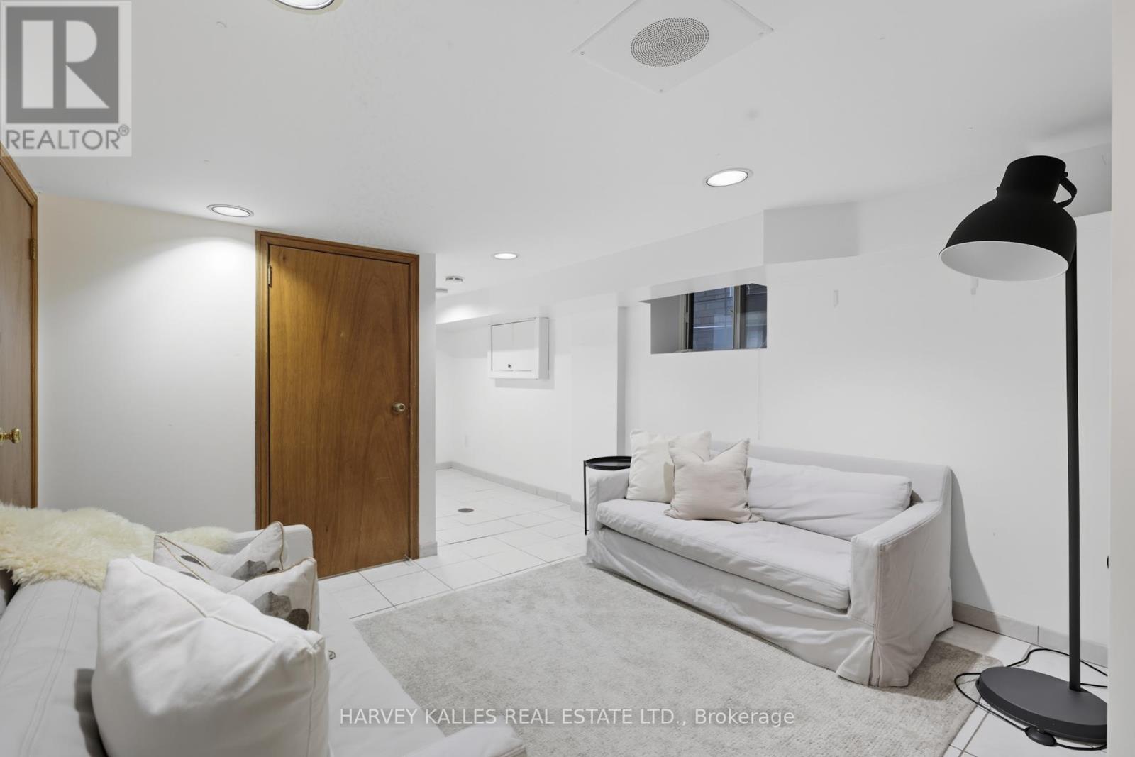 266 Mcroberts Avenue, Toronto, Ontario  M6E 4P6 - Photo 24 - W12438054