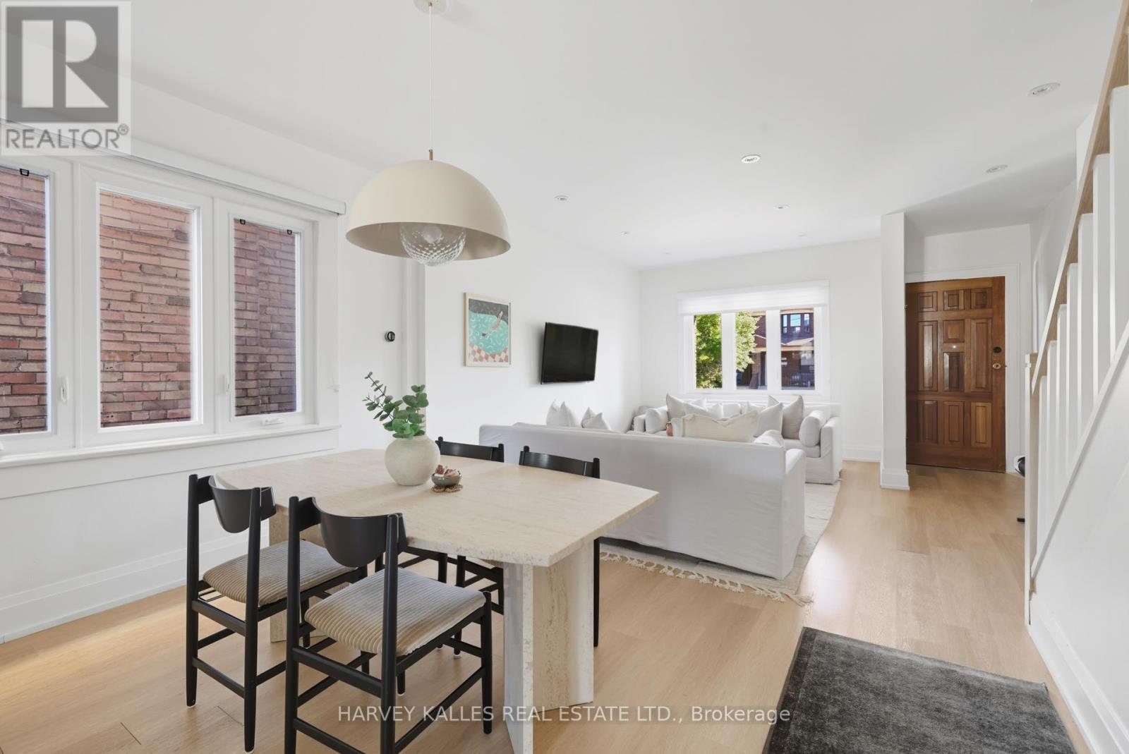266 Mcroberts Avenue, Toronto, Ontario  M6E 4P6 - Photo 6 - W12438054